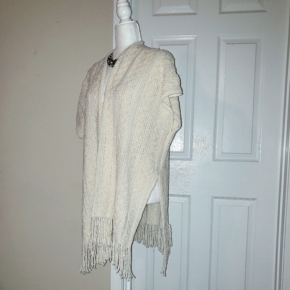 Beautiful Ruana Wrap Couture Gems One Size Cream - Picture 8 of 13